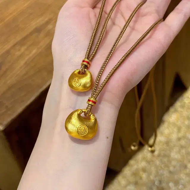 亨万福 福气满满 小胖福吊坠 金坨坨本命年招财转运时来运转编绳挂坠潮流 #好运 足金 按克计价 黄金项链 女款
