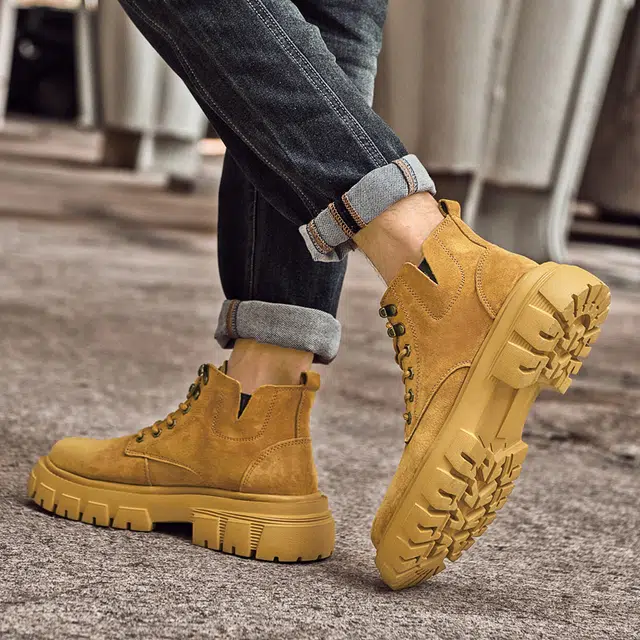 公牛雷霆 头层牛皮 通勤百搭 经典舒适潮流个性 短筒 马丁靴 男款