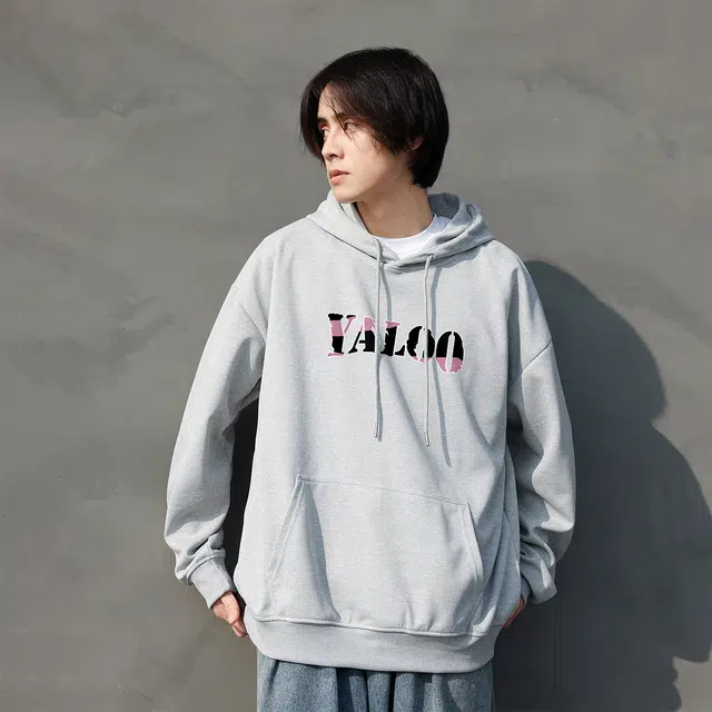 雅鹿 美式复古人像照片字母印花宽松连帽休闲落肩套头卫衣 男女同款
