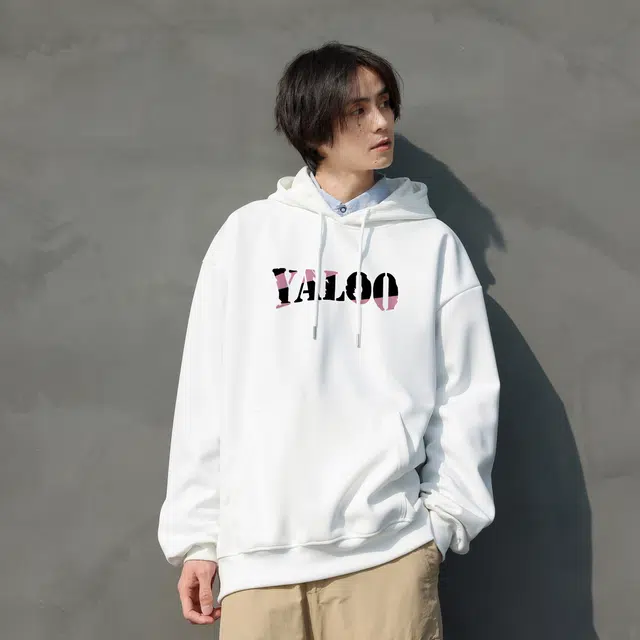 雅鹿 美式复古人像照片字母印花宽松连帽休闲落肩套头卫衣 男女同款