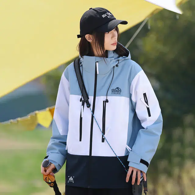 雅鹿  简约撞色拼接连帽三合一可拆卸摇粒绒内胆休闲宽松保暖户外骑行徒步登山  防水防风透气防泼水冲锋衣 男女同款 黑色