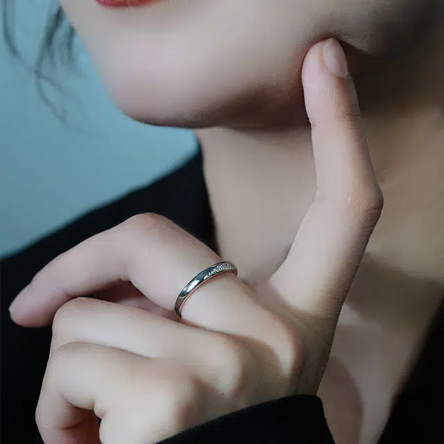 S925
