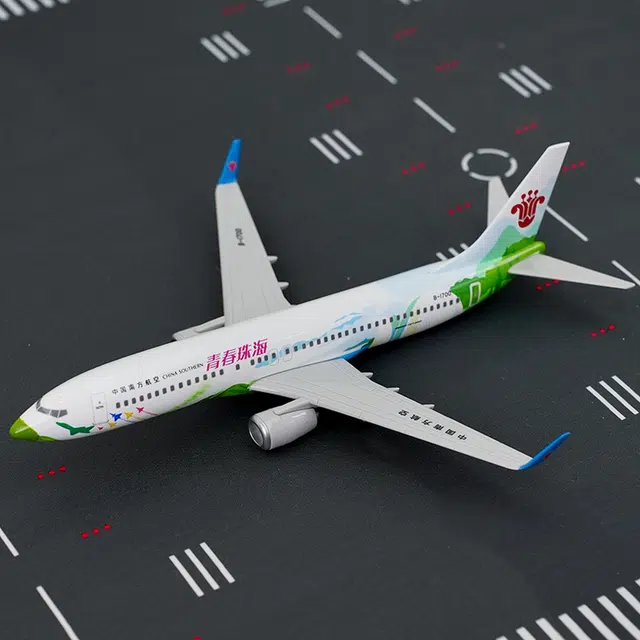 B737-