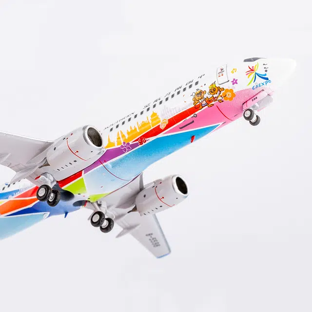 B737