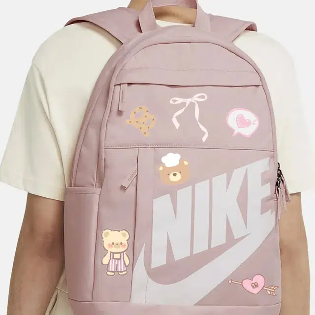 Nike ELEMENTAL