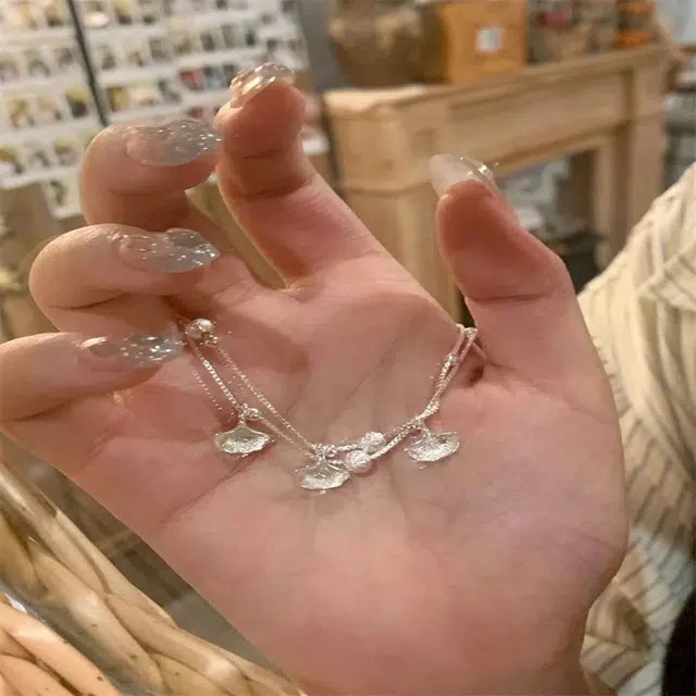 990