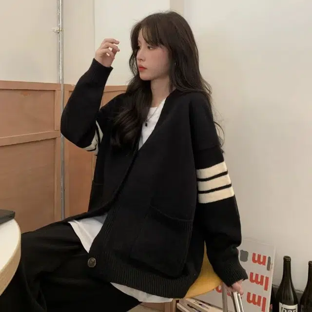 V