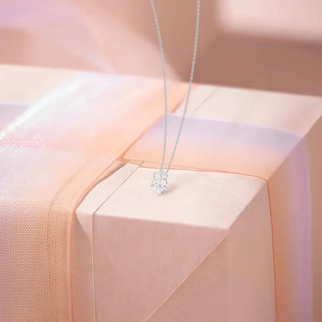 【纯银999 | 爱心】 六桂福珠宝 经典百搭小众设计高级感学生日常简约精致通勤轻奢极简约会温柔气质可调节 足银 项链 女款