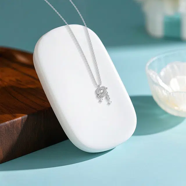 【纯银999】 六桂福珠宝 爱心 经典百搭小众设计学生日常高级感简约精致轻奢转运约会通勤温柔气质可调节锁骨链  足银 项链 女款