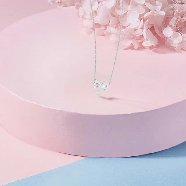 【纯银999】 六桂福珠宝 蝴蝶结 小众设计经典百搭精致高级感简约学生日常时尚轻奢约会通勤温柔气质可调节锁骨链#好运 足银 项链 女款