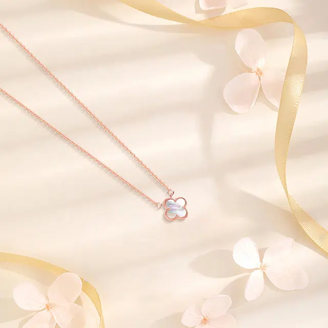 【纯银999】 六桂福珠宝 四叶草 经典百搭小众设计高级感学生日常精致简约轻奢转运约会通勤温柔气质可调节锁骨链 足银 项链  女款