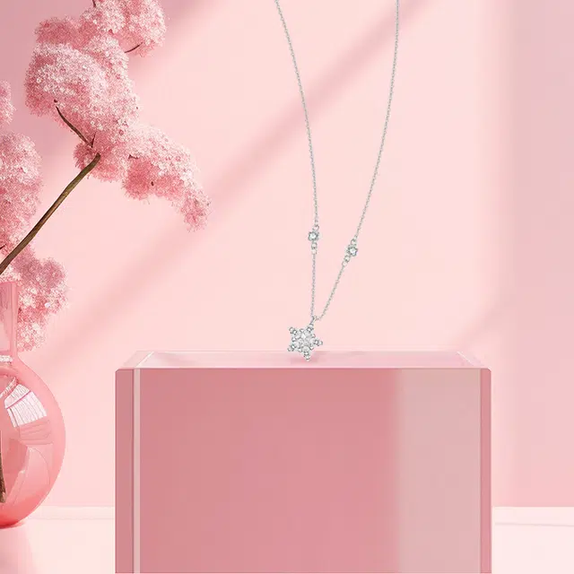 【纯银999】 六桂福珠宝 星光闪耀 小众设计经典百搭学生日常高级感简约精致轻奢转运约会通勤温柔气质可调节 足银 项链 女款