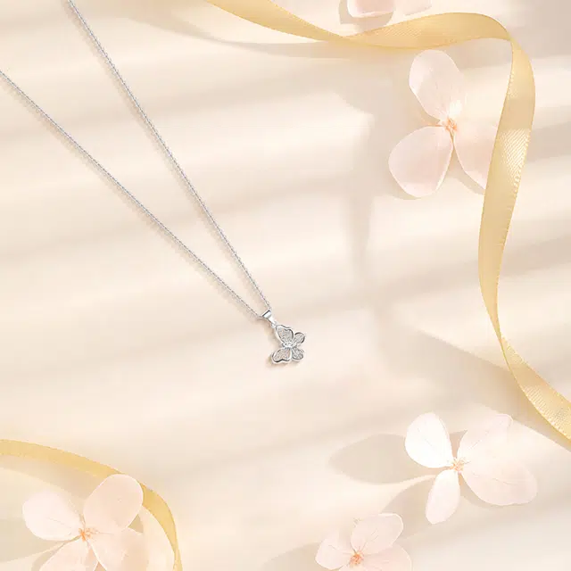 【纯银999】 六桂福珠宝 闪耀蝴蝶 小众设计经典百搭学生日常高级感简约精致轻奢转运约会通勤温柔气质可调节锁骨链#好运 足银 项链 女款