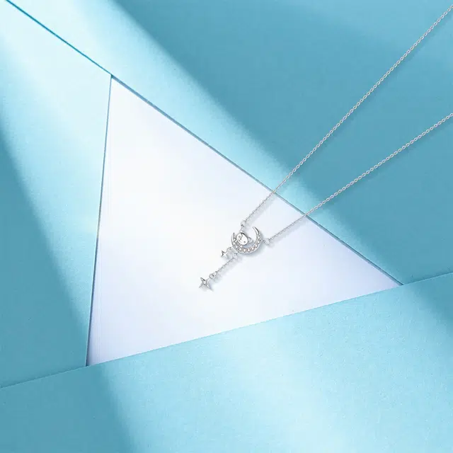 【纯银999】 六桂福珠宝 月亮小熊 小众设计经典百搭学生日常简约高级感精致轻奢极简通勤温柔气质可调节锁骨链 足银 项链 女款