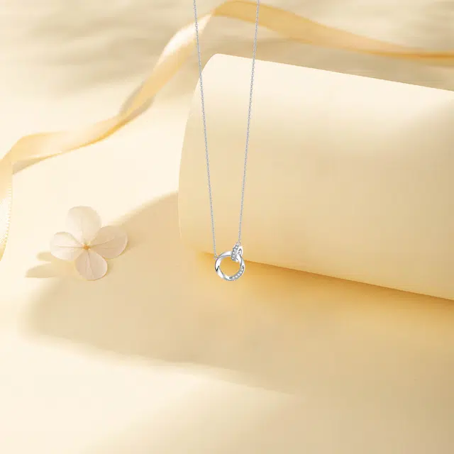 【纯银999 | 莫比乌斯】 六桂福珠宝 经典百搭小众设计高级感学生日常简约精致轻奢通勤极简约会温柔气质可调节锁骨链 足银 项链 女款