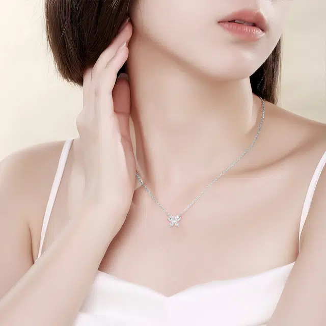 925