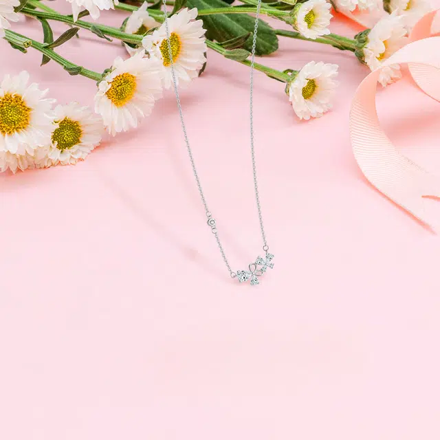 【纯银999】 六桂福珠宝 幸运四叶草 小众设计经典百搭学生日常简约高级感精致轻奢转运约会通勤温柔气质可调节锁骨链 足银 项链 女款