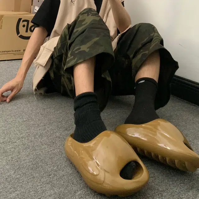 INNERSECT THE CLOUD SLIPPER