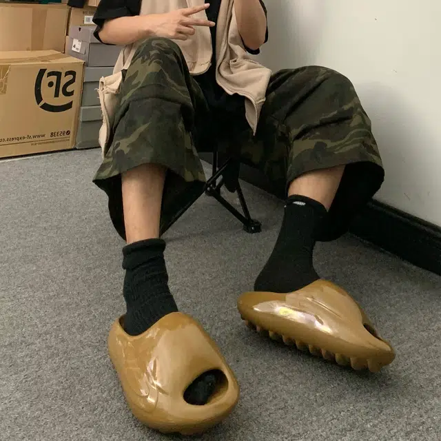 INNERSECT THE CLOUD SLIPPER