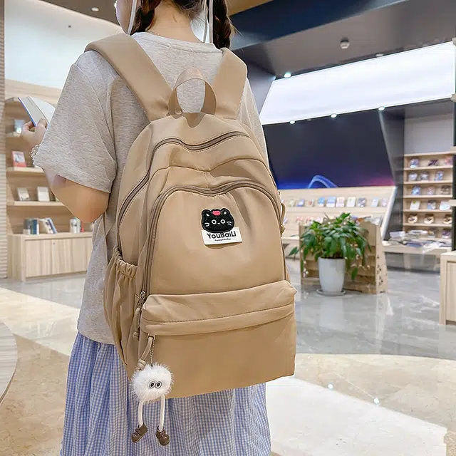 班亚奴 时尚百搭简约纯色轻便 尼龙 双肩包 女款 多色