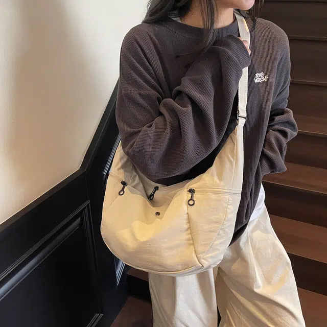 班亚奴 小众时尚高级感简约百搭 布 单肩包 男女同款情侣款 多色