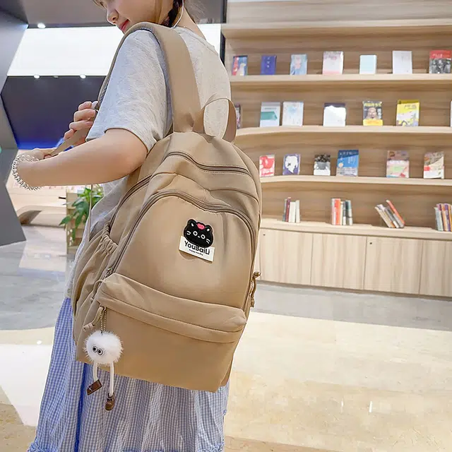 班亚奴 时尚百搭简约纯色轻便 尼龙 双肩包 女款 多色