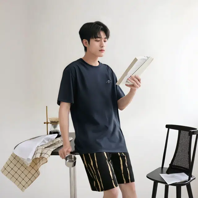7 FOR ALL MANKIND T