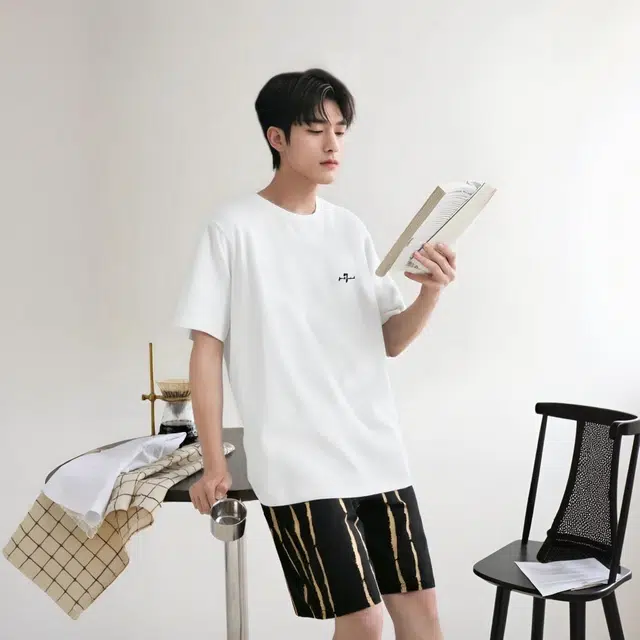 7 FOR ALL MANKIND T