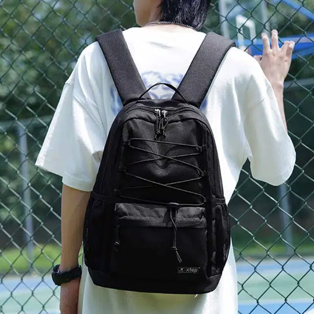 特步 轻便减负初中高中生大学生旅行简约 通勤耐用大容量 涤纶 电脑包双肩包 常规 男女同款情侣款 黑色