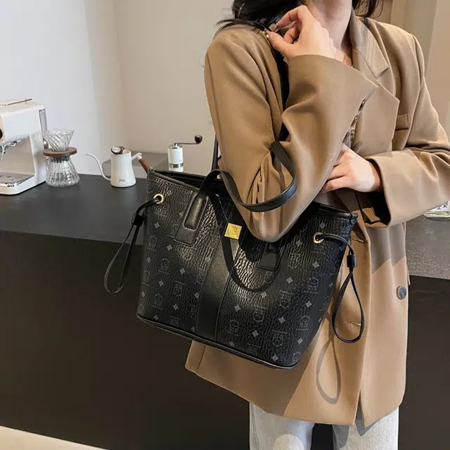 Jade en plus PU