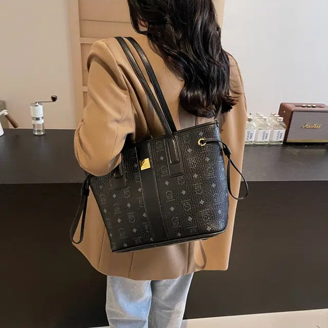 Jade en plus PU