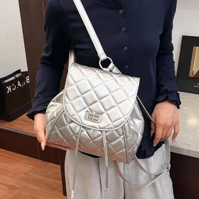 Jade en plus PU