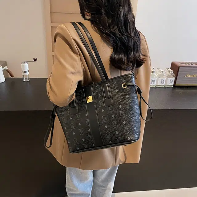 Jade en plus PU