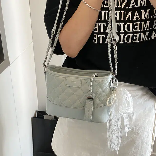 Jade en plus PU
