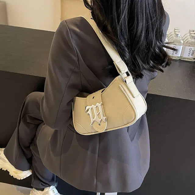 Jade en plus PU