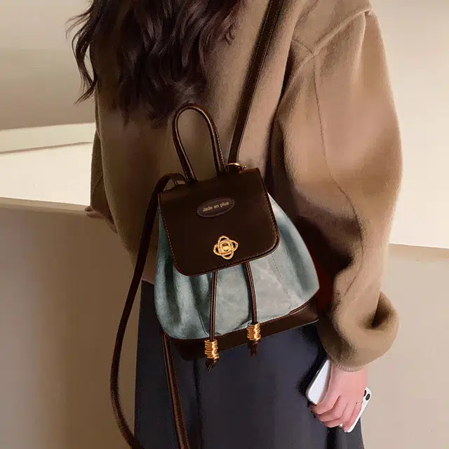 Jade en plus PU
