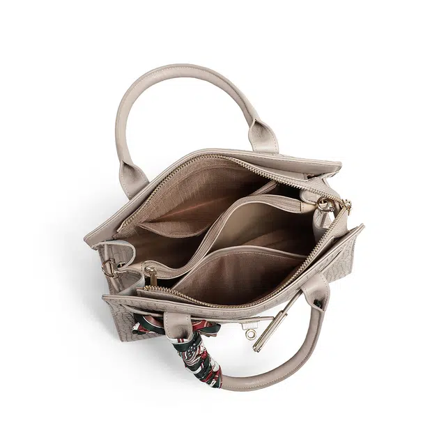 CBANNER Tote