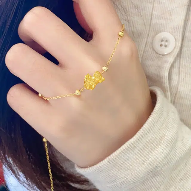 999