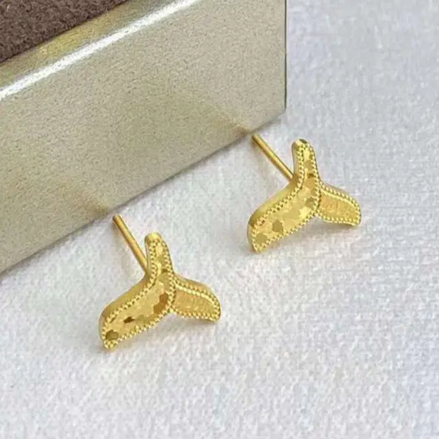 999