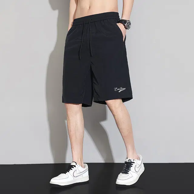 EVE Jeans logo