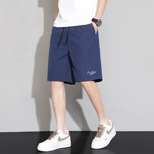 EVE Jeans logo