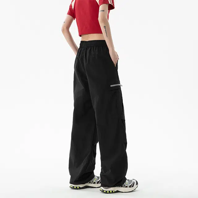 EVE Jeans logo