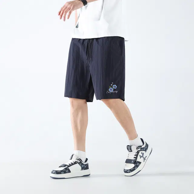EVE Jeans logo
