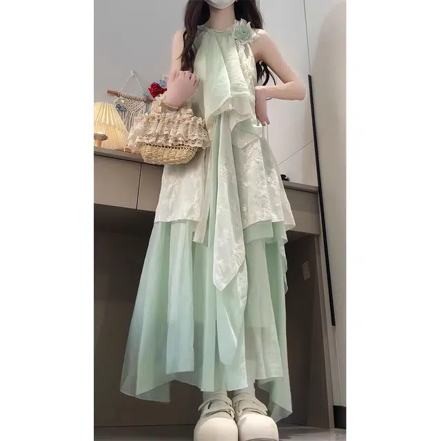 花蔓色 法式温柔挂脖气质度假网纱长裙无袖连衣裙 女款