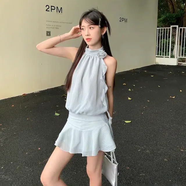 依钗 法式辣妹设计感气质条纹短款无袖连衣裙 女款