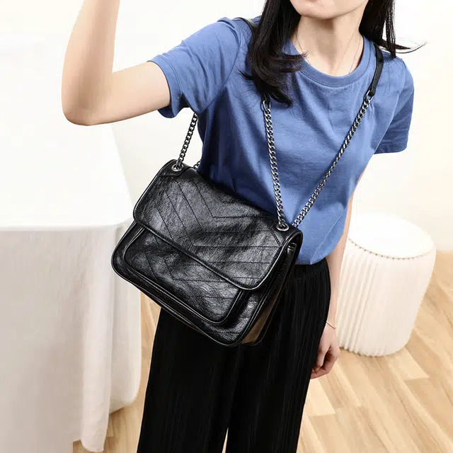 凯文科恩 高级感百搭实用通勤上班包包女包潮流时尚休闲简约精致百搭流行 牛皮拼合成革 手提包单肩包斜挎包 常规 女款 黑色