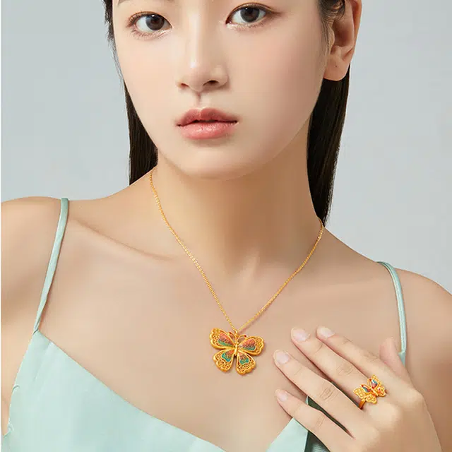 贝戈丽丝 炫彩蝴蝶 灵动精致 轻奢高级感  日常穿搭通勤 婚嫁娶 古法蝴蝶 足金 按克计价 黄金戒指 女款