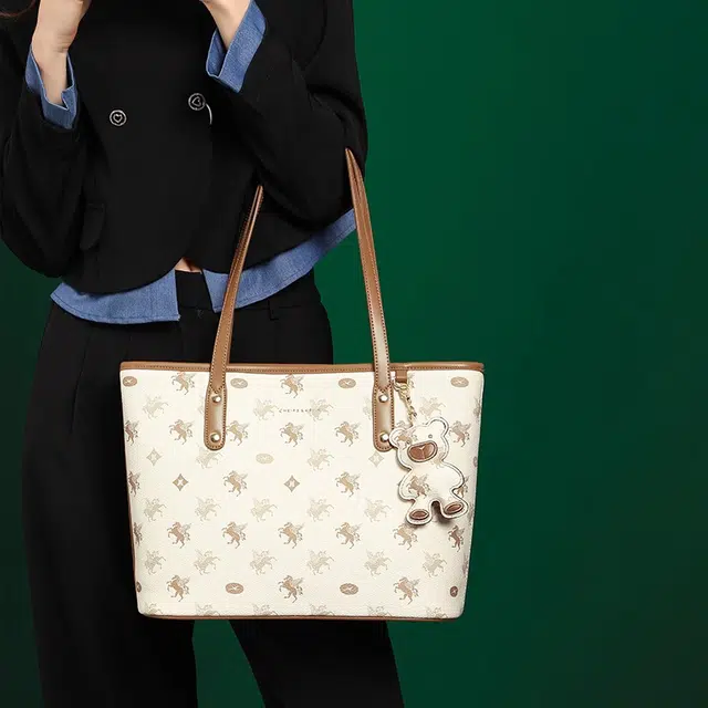 PESASRIE PVC Tote