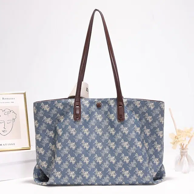 PESASRIE Tote PVC