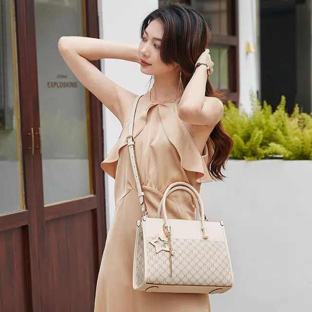 PESASRIE PVC Tote